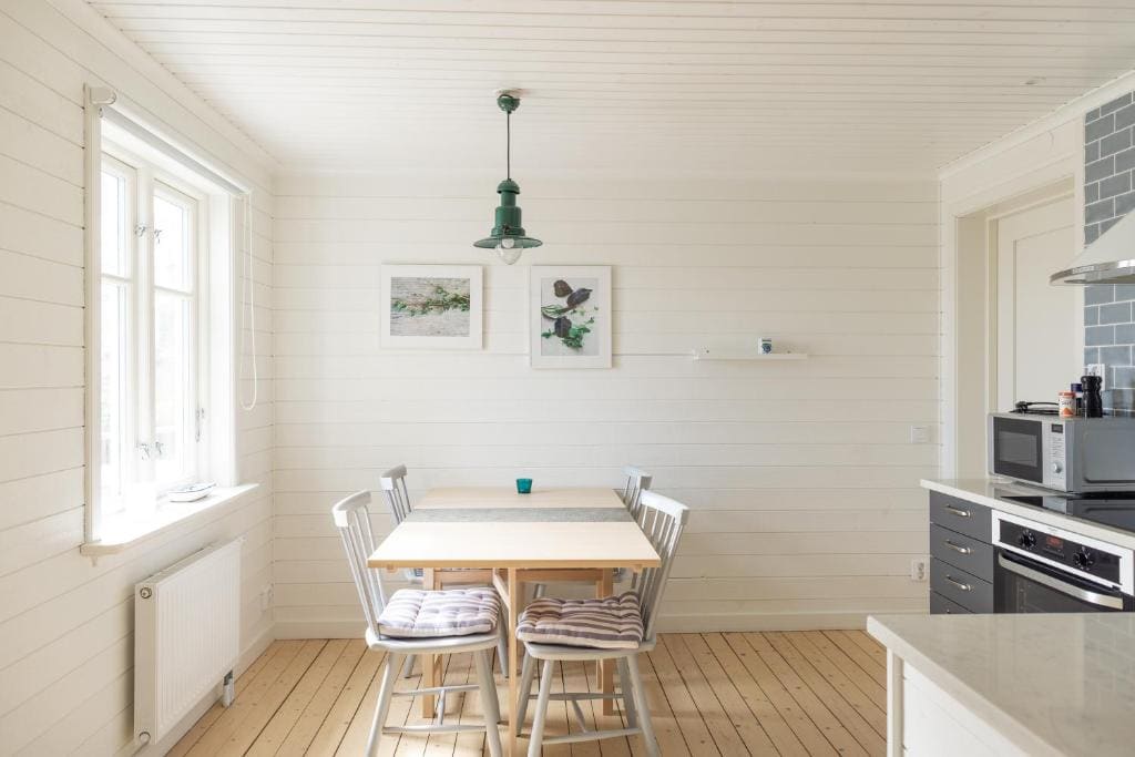 Apartment room - Image 2