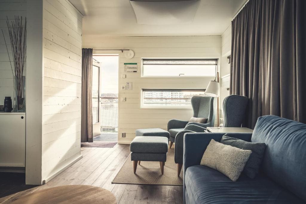 One-Bedroom Suite with Sea View room - Image 2