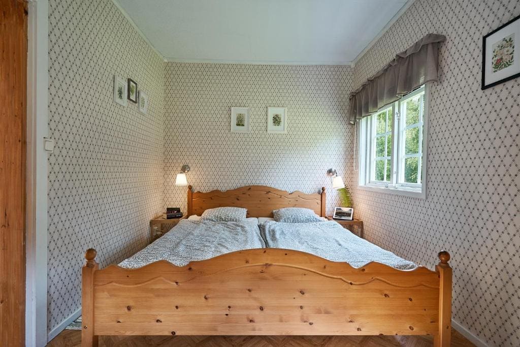 Two-Bedroom Cottage room - Image 2