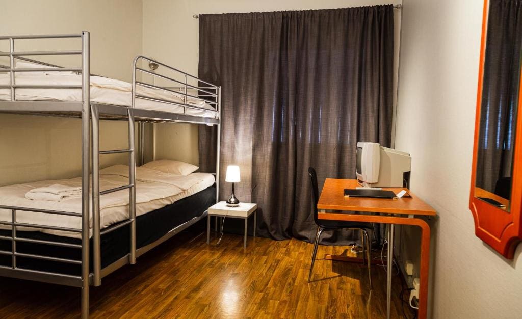 Budget Twin Room without Window room - Image 3
