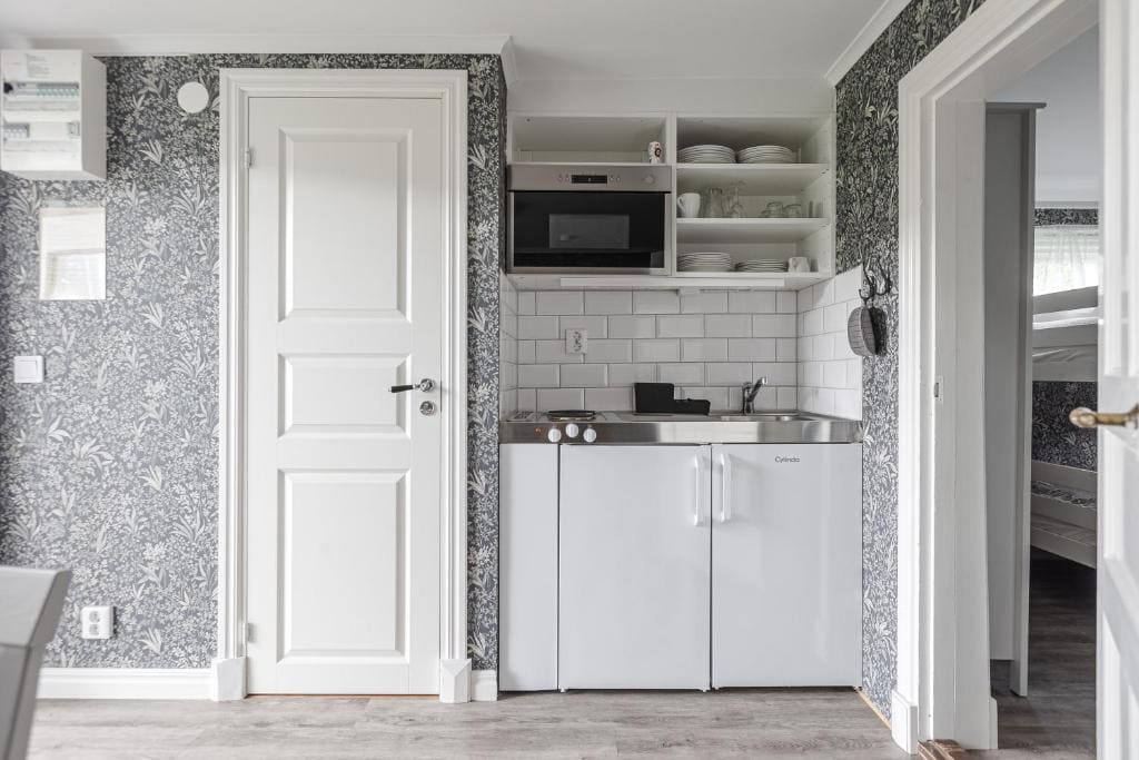 One-Bedroom Cottage room - Image 3