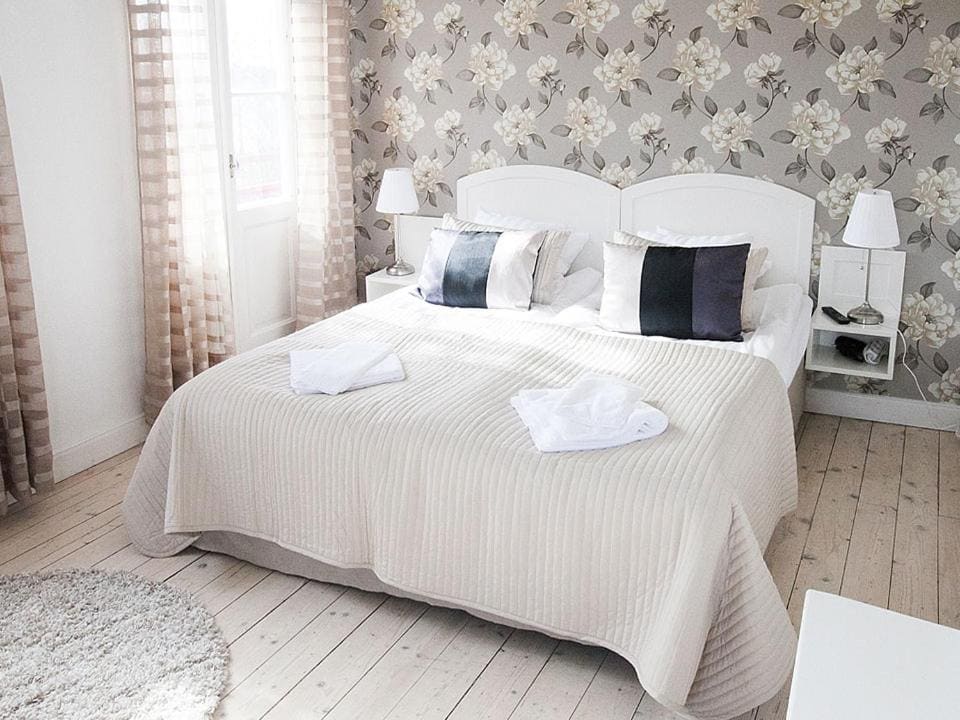 Double Room with Garden View room - Image 2