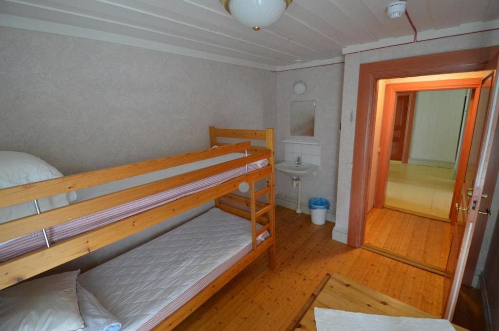 Small Twin Room room - Image 1