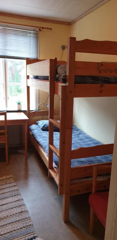 Economy Quadruple Room room - Image 3