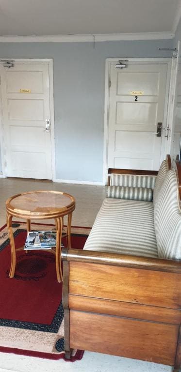 Family Room with Private Bathroom room - Image 3