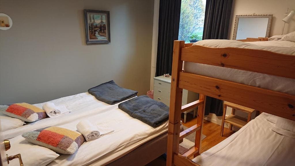 Quadruple Room with Shared Bathroom room - Image 2