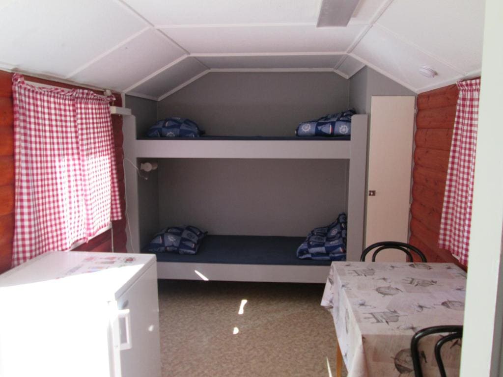 Cottage with Shared Bathroom (2 Adults) room - Image 3