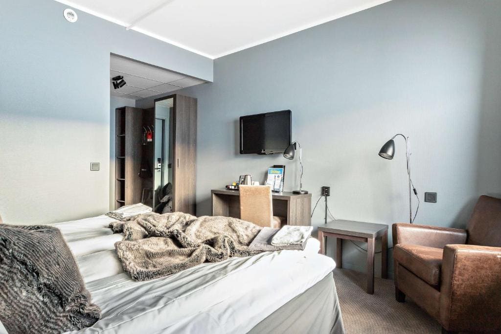 Double Room with Mountain View room - Image 2