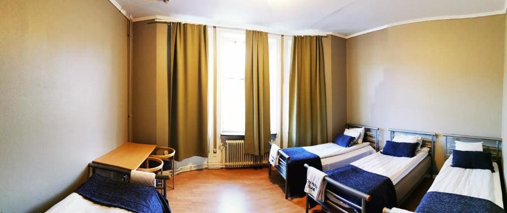 Classic Quadruple Room room - Image 2