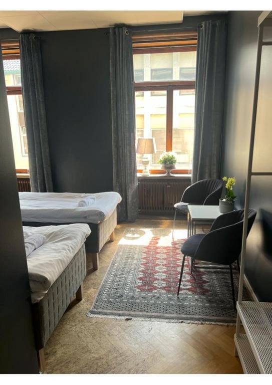 Standard Twin Room room - Image 2