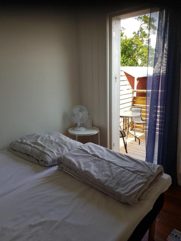 Double Room with Shared Bathroom room - Image 2
