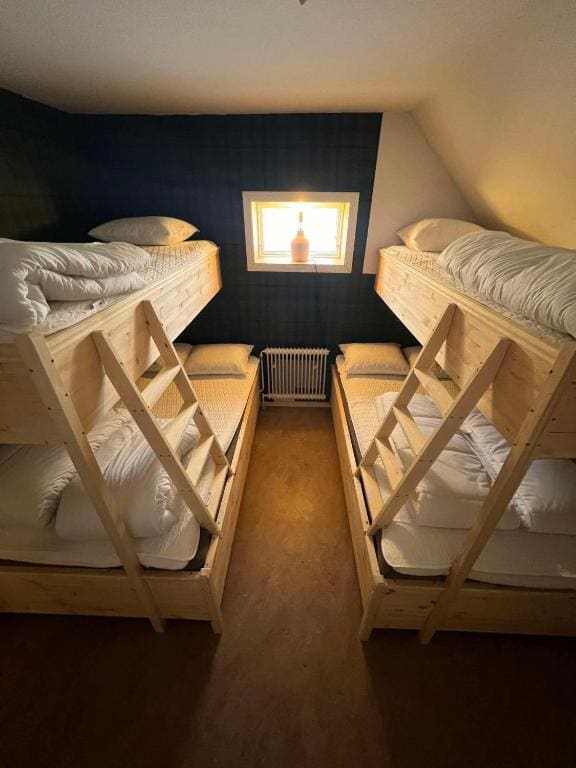 Superior Quadruple Room room - Image 1