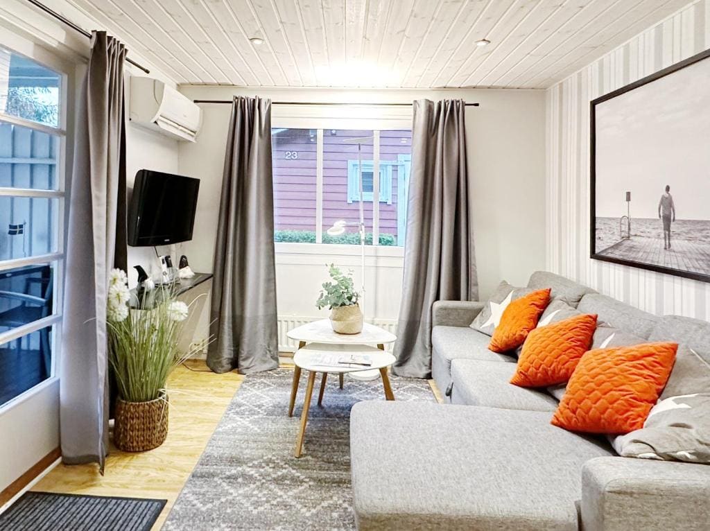 One-Bedroom House - No Pets Allowed room - Image 1