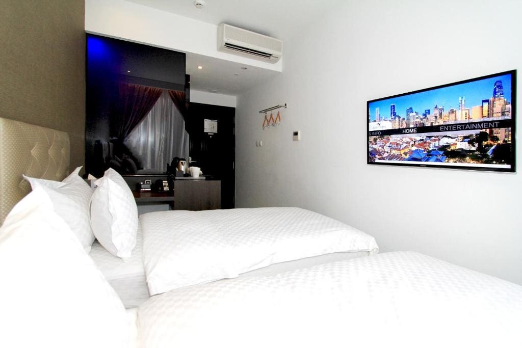 Superior Twin Room room - Image 3