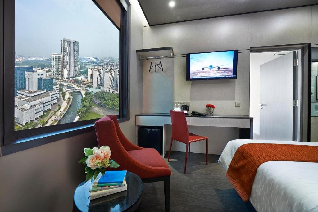 Superior Double Room with Balcony room - Image 3