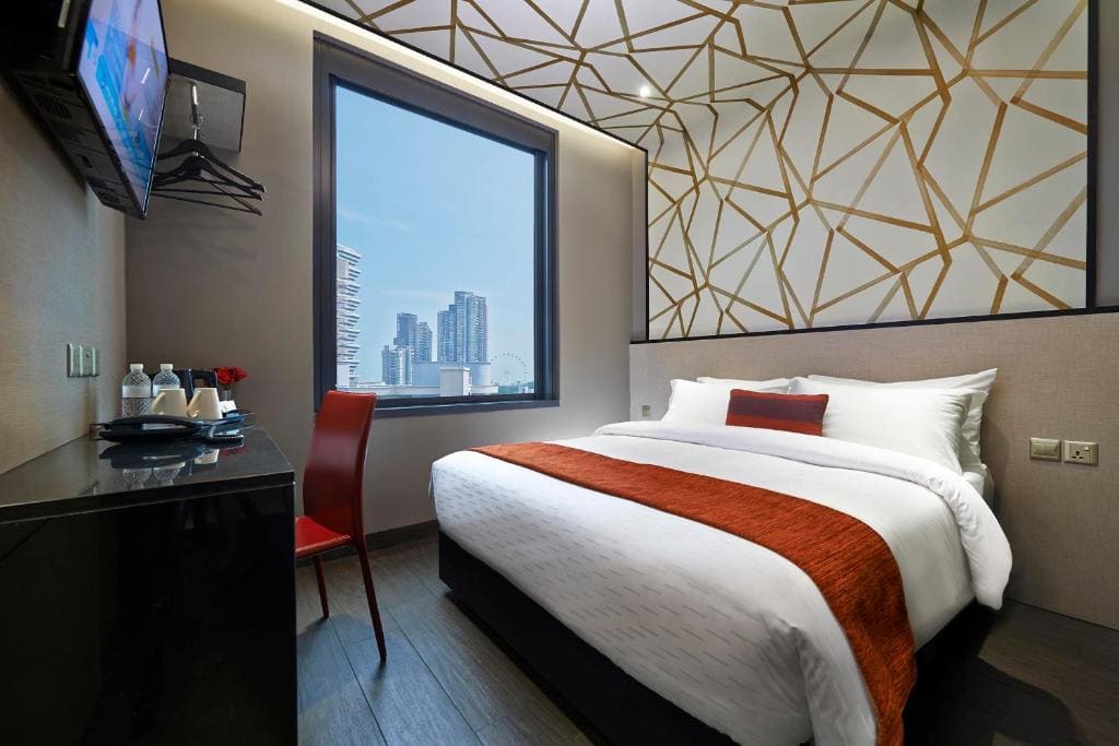 Superior Double Room with City View room - Image 2