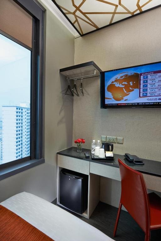 Superior Twin Room with City View room - Image 3