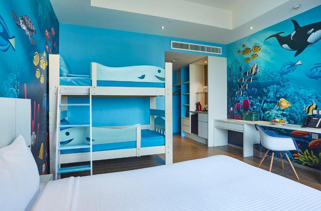Standard Family Room room - Image 3