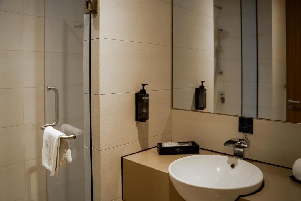 Standard Quadruple Room room - Image 3