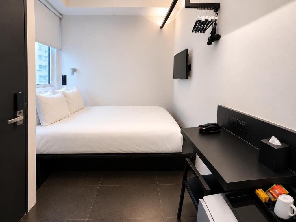 Small Double Room room - Image 1