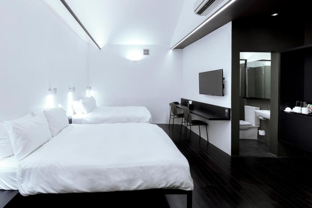 Small Double Room room - Image 2
