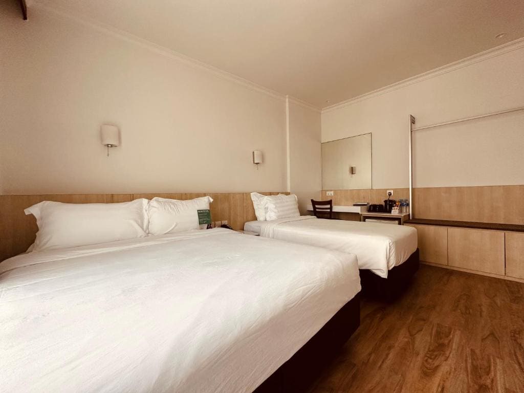 Deluxe Triple Room room - Image 1