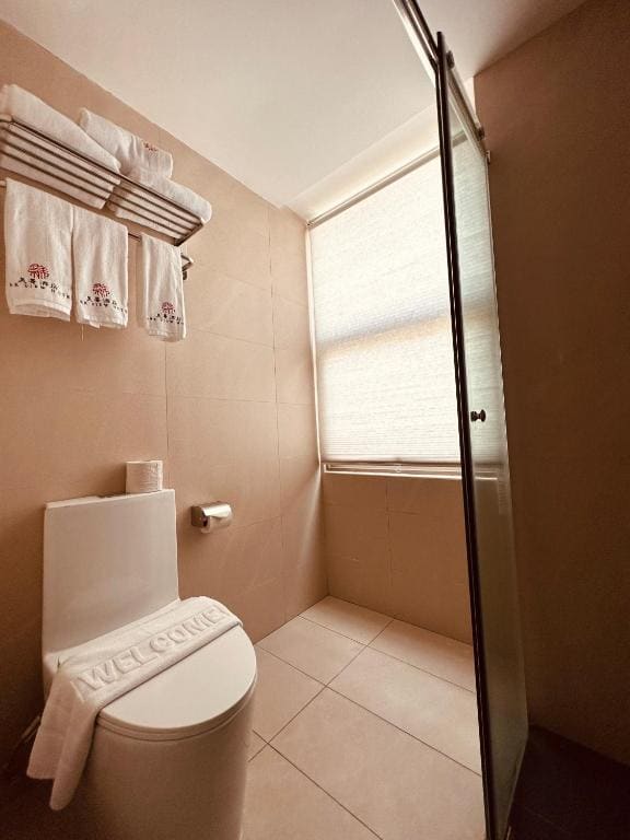 Deluxe Triple Room room - Image 2