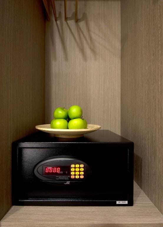 Superior Triple Room room - Image 1