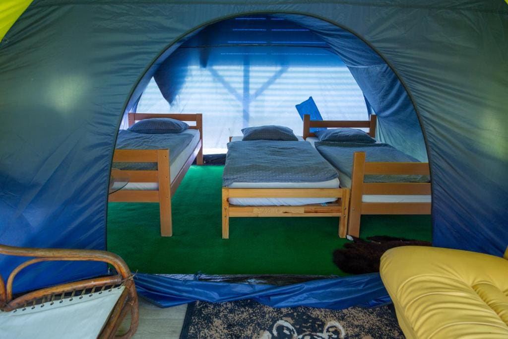 Tent room - Image 1