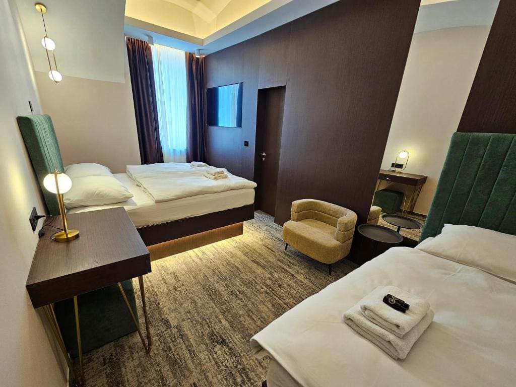 Classic Triple Room room - Image 1