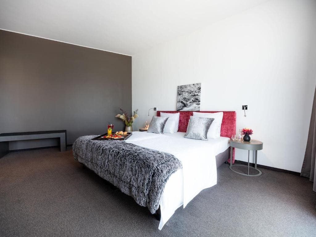 City Suite room - Image 3