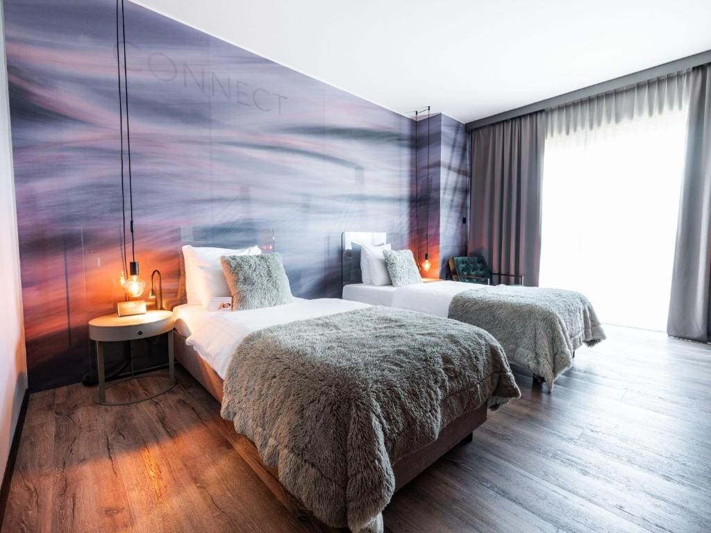 Standard Premium Twin Room room - Image 2