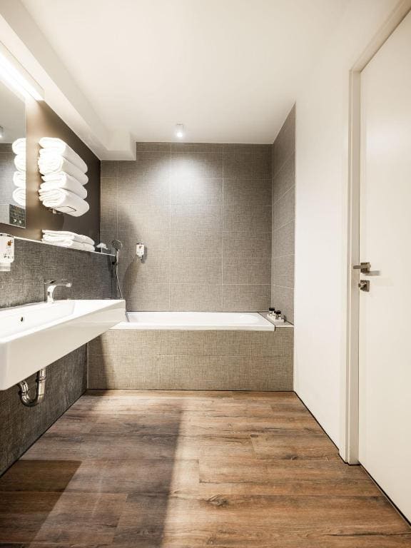 Business Suite room - Image 2
