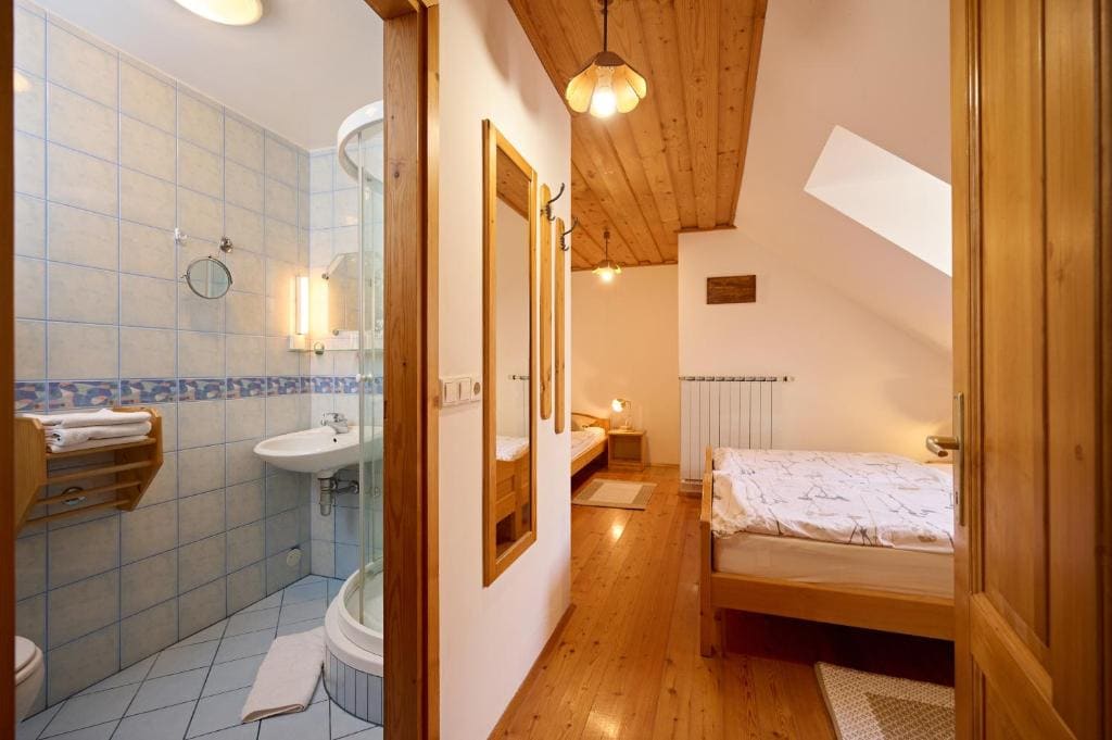 One-Bedroom Apartment room - Image 2