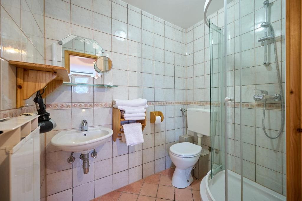 Quadruple Room room - Image 2