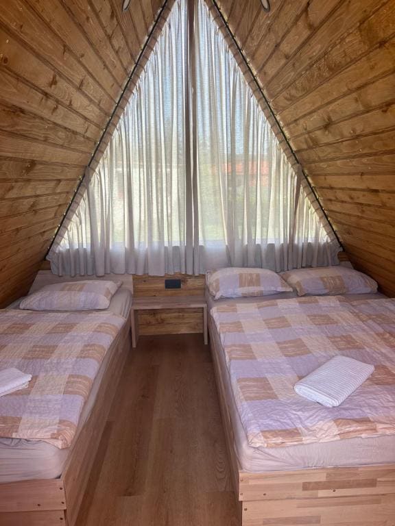 Mobile Home room - Image 3