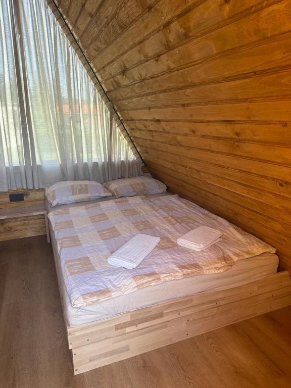 Mobile Home room - Image 2