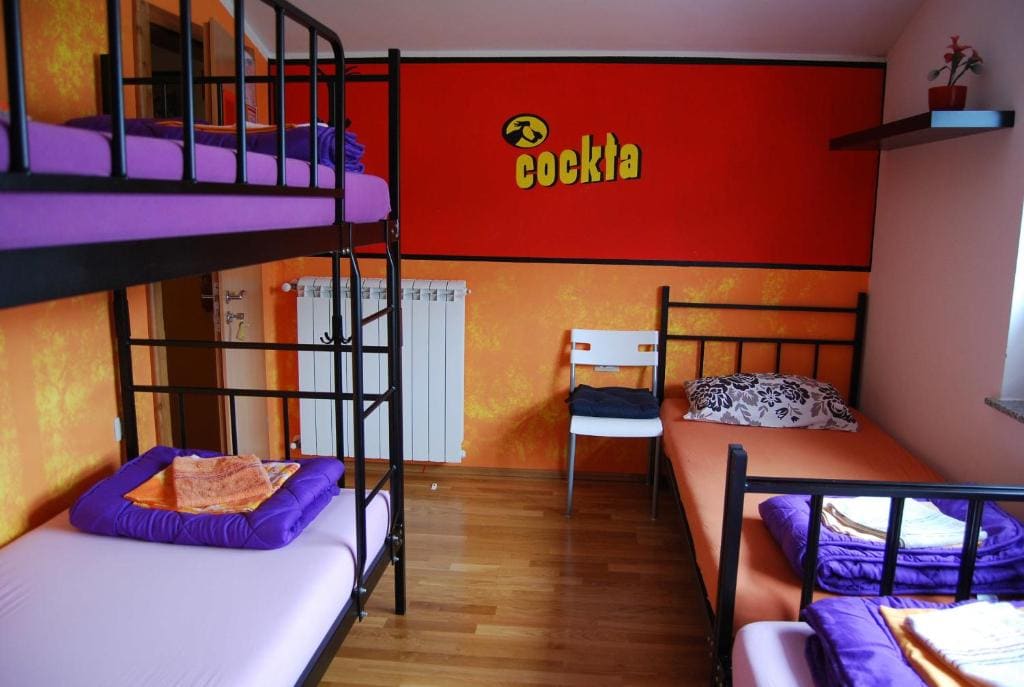 Quadruple Room with Shared Bathroom room - Image 2