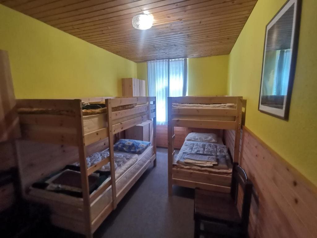 Single Bed in Dormitory Room with Shared Bathroom room - Image 3