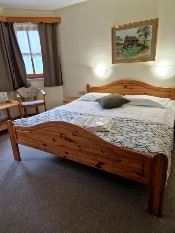 Double Room with Balcony room - Image 2