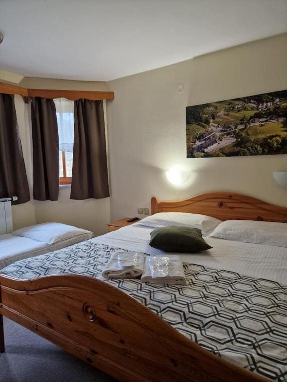 Double Room with Balcony room - Image 1