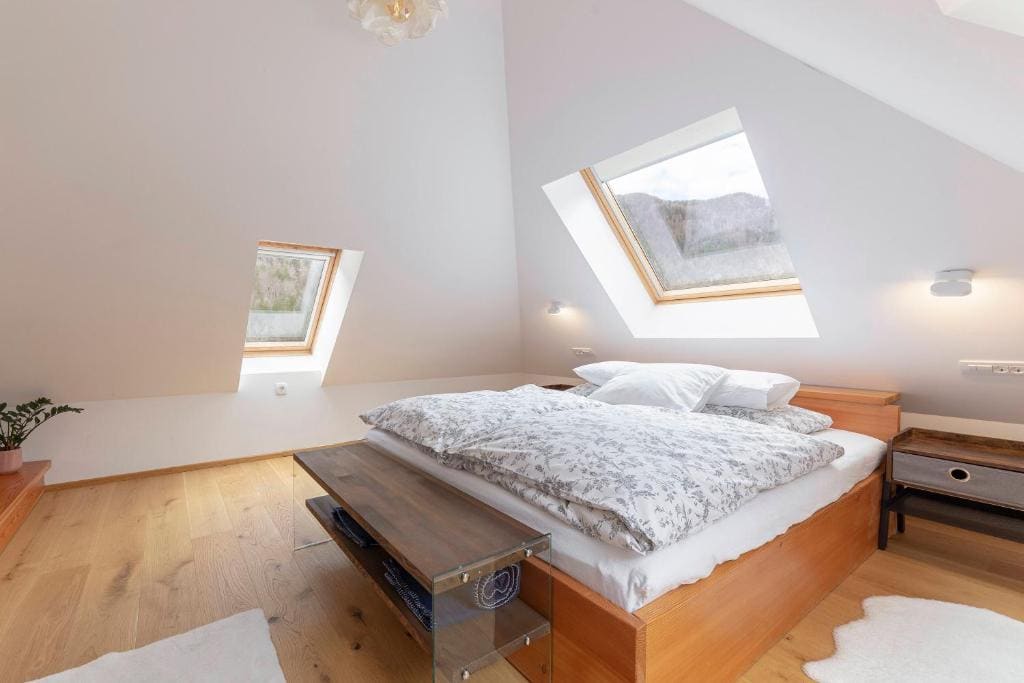 King Suite room - Image 3