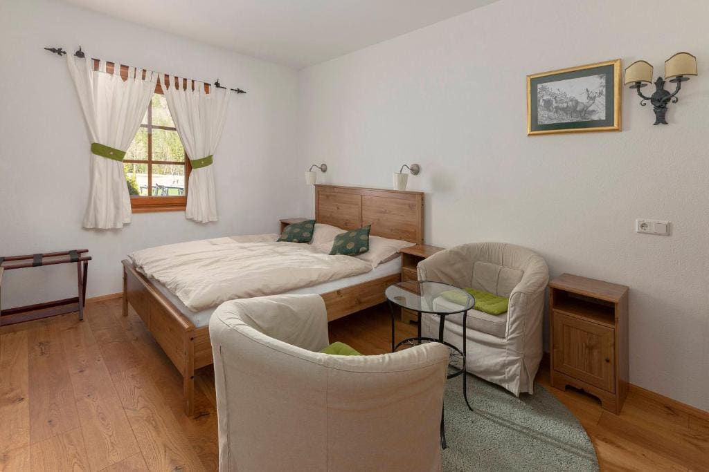 Family Room room - Image 2