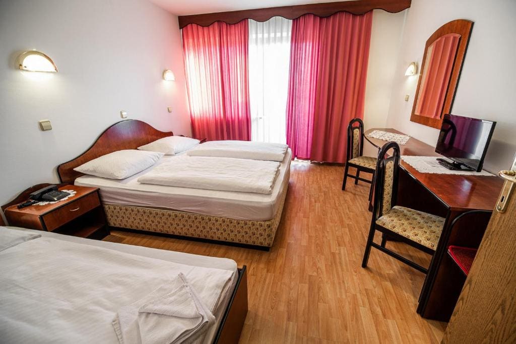 Triple Room with Balcony room - Image 2