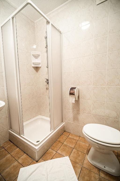 Twin Room with Private External Bathroom room - Image 3