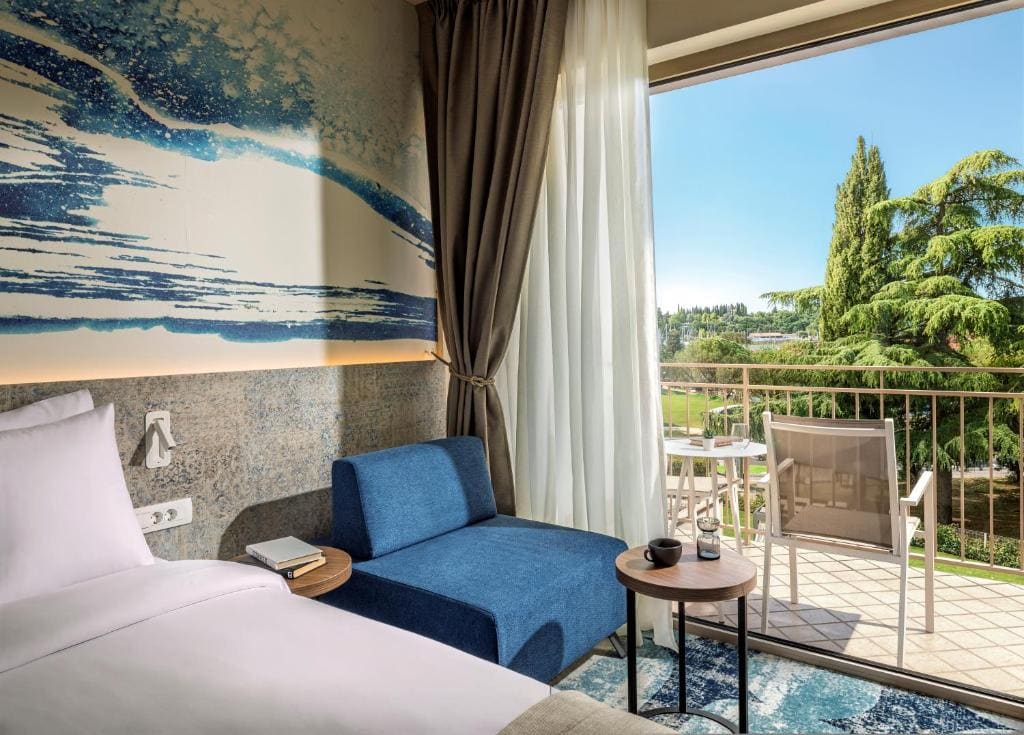 Superior Double/Twin Room with Balcony and Extra Bed room - Image 3