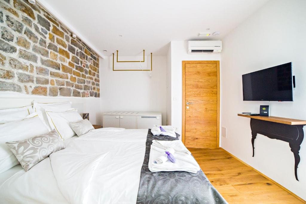 Deluxe Double Room room - Image 2