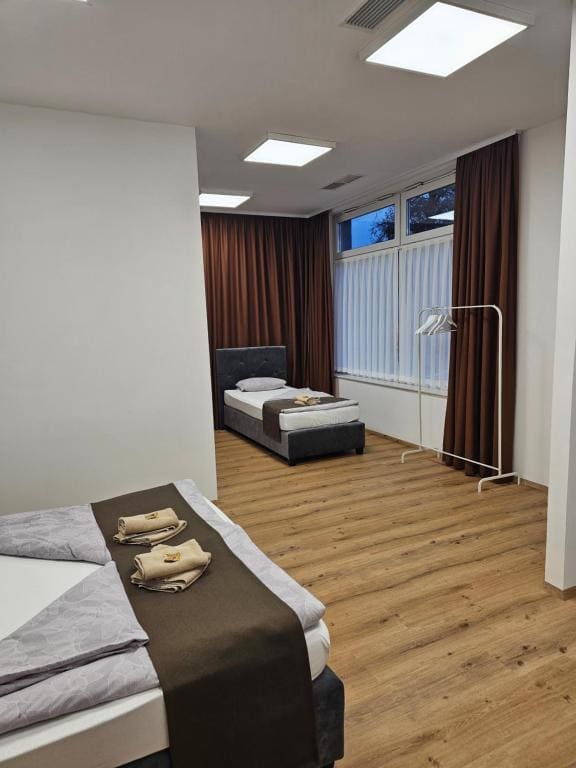 Apartment room - Image 1