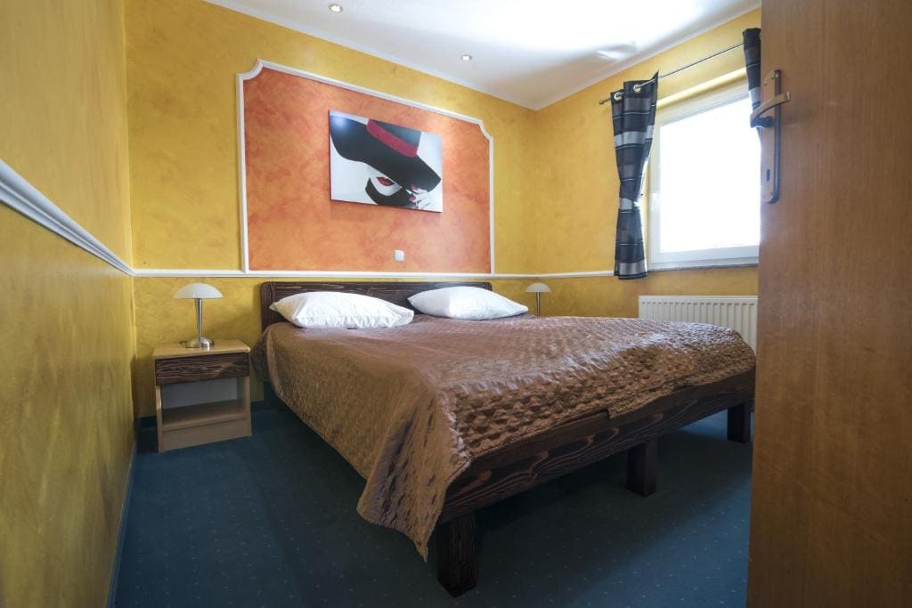 One-Bedroom Apartment room - Image 2