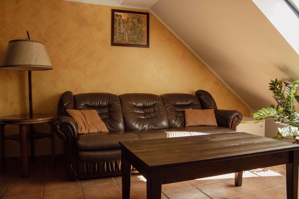 Studio Apartment room - Image 3